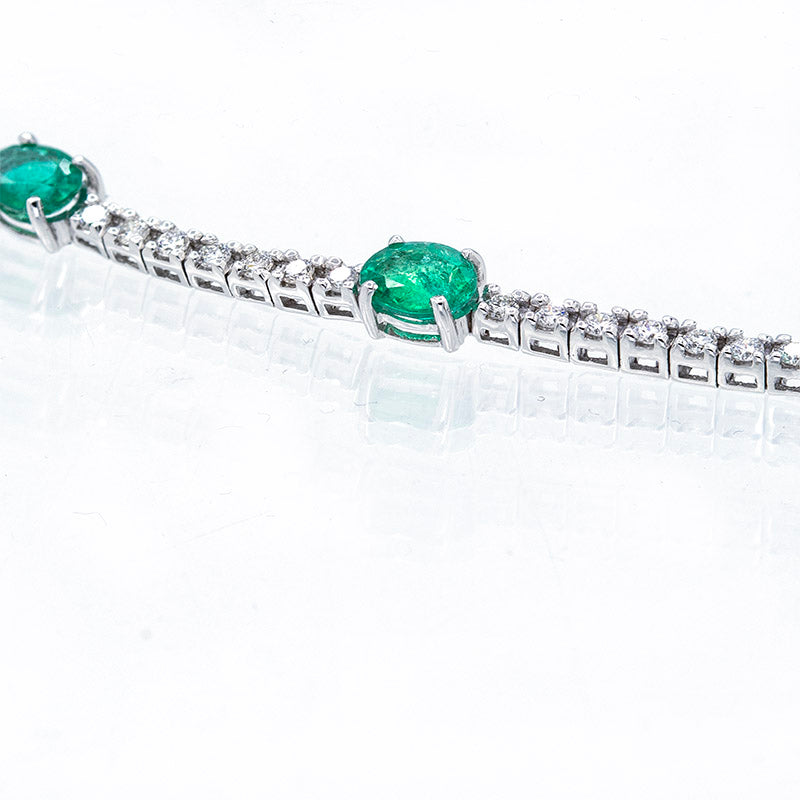 Pulsera Riviere con Esmeraldas oval y Diamantes