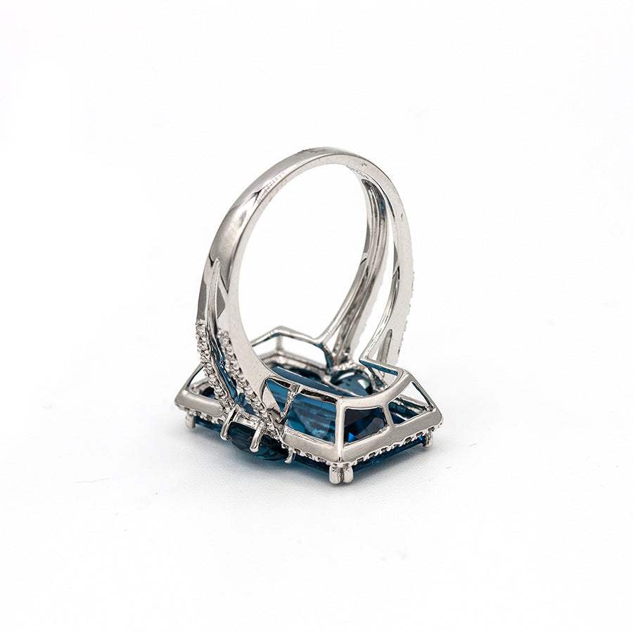 Sortija con Topacio Rectangular London Blue en Oro