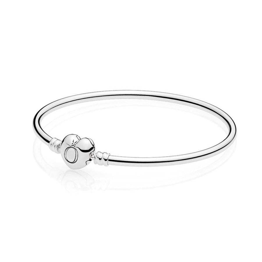 Pulsera Rígida Pandora Moments-Cierre Corazón-19cm