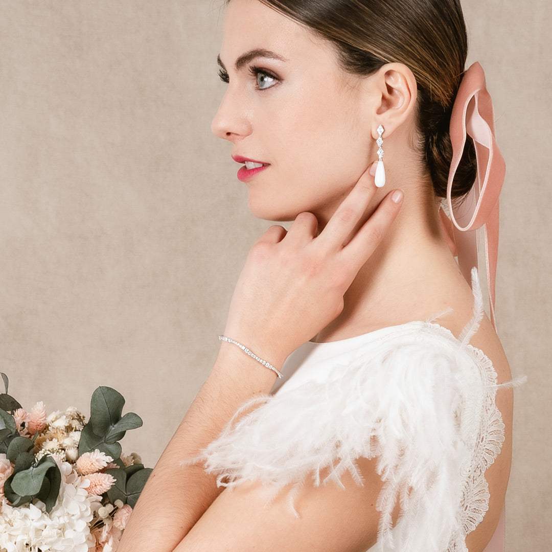 Long bridal earrings with white agate