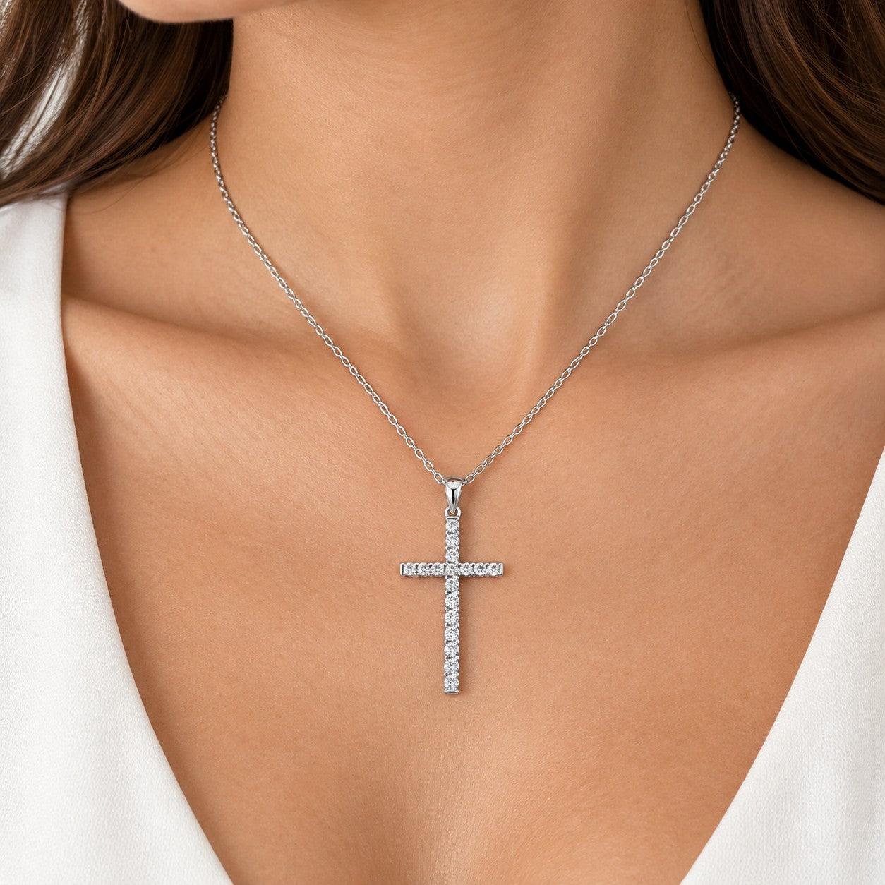 CRUZ DE ORO BLANCO 18kt CON DIAMANTES