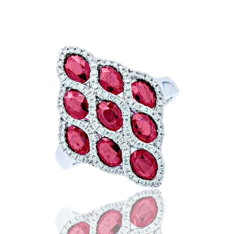 Sortija Rubíes y Diamantes Oro 18K-Modelo Claudia
