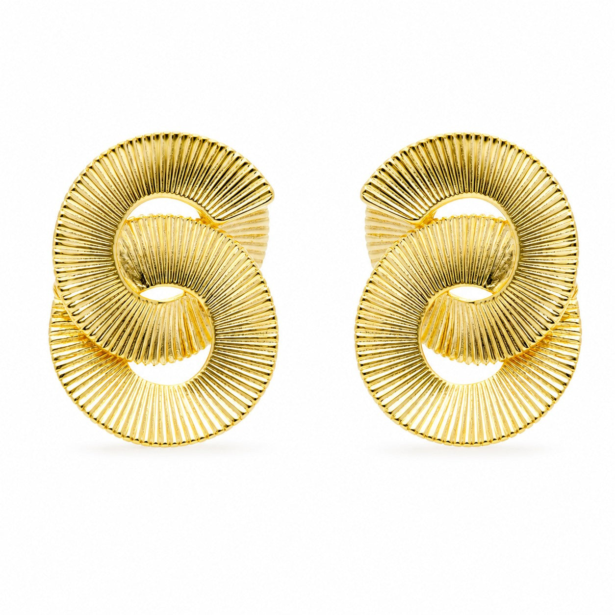 Pendientes de plata de primera ley (925) chapada en oro amarillo de 18kt. (tamaño: 3 x 2 cm.)