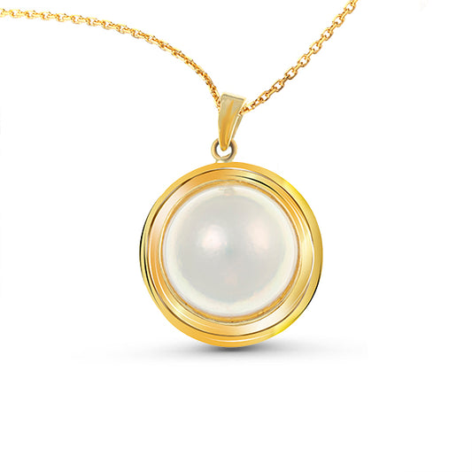 Natural Pearl Pendant in 18k Yellow Gold