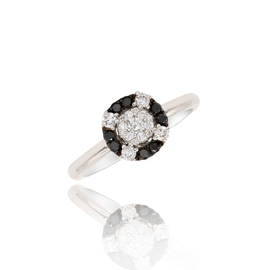 Anillo Diamantes Blancos y Negros- Oro Blanco 18k